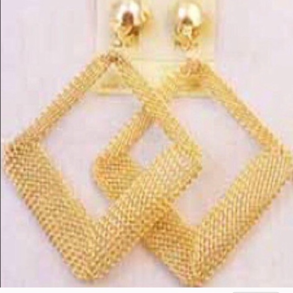 🔥Diamond shape Gold Plated Earrings🔥NEW - Picture 1 of 6